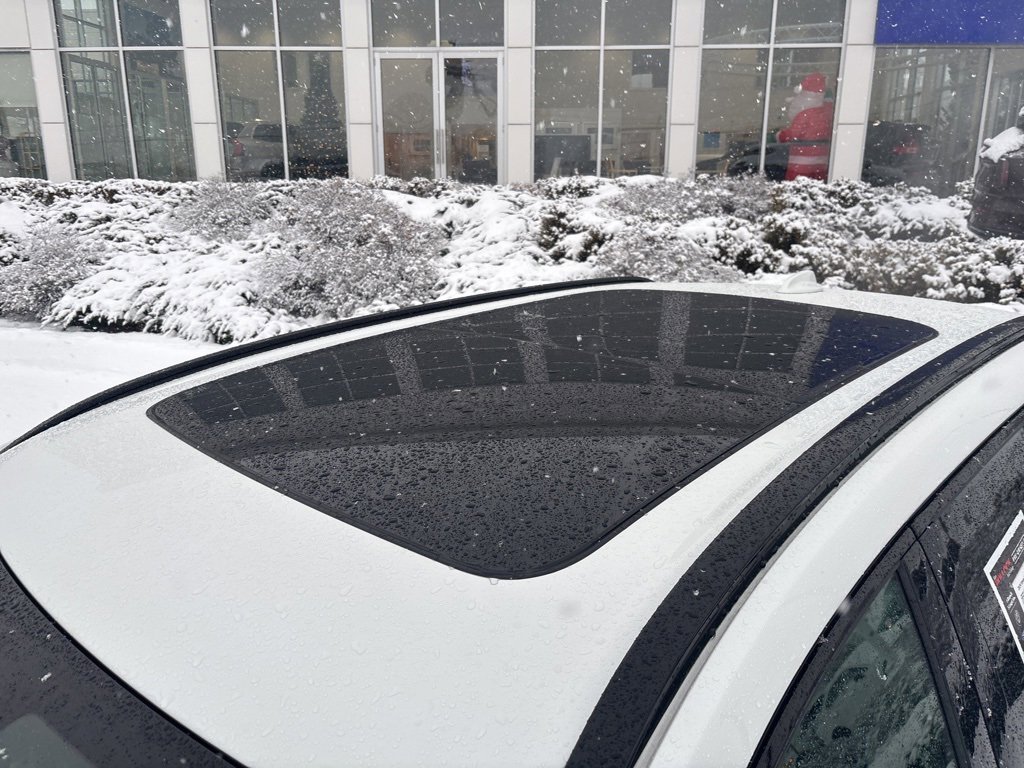 Certified 2024 Volvo XC60 B5 Plus image 12