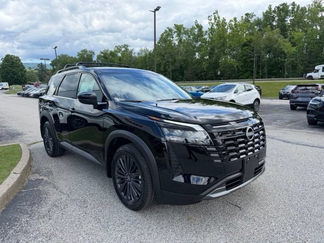 New 2026 Nissan Pathfinder SL w/ SL Premium Package AWD/4WD image 3