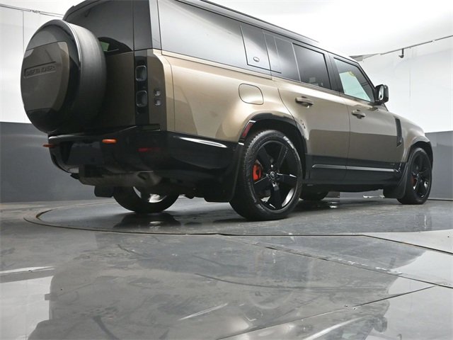 Used 2024 Land Rover Defender 130 X image 38
