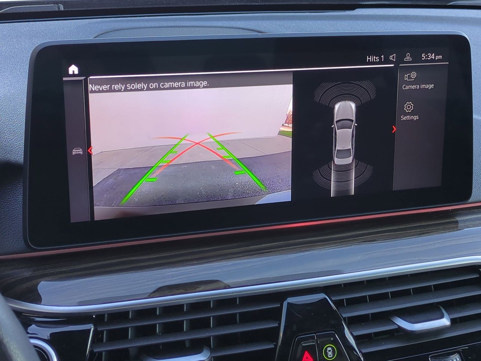 Used 2023 BMW 540i xDrive w/ Premium Package image 25