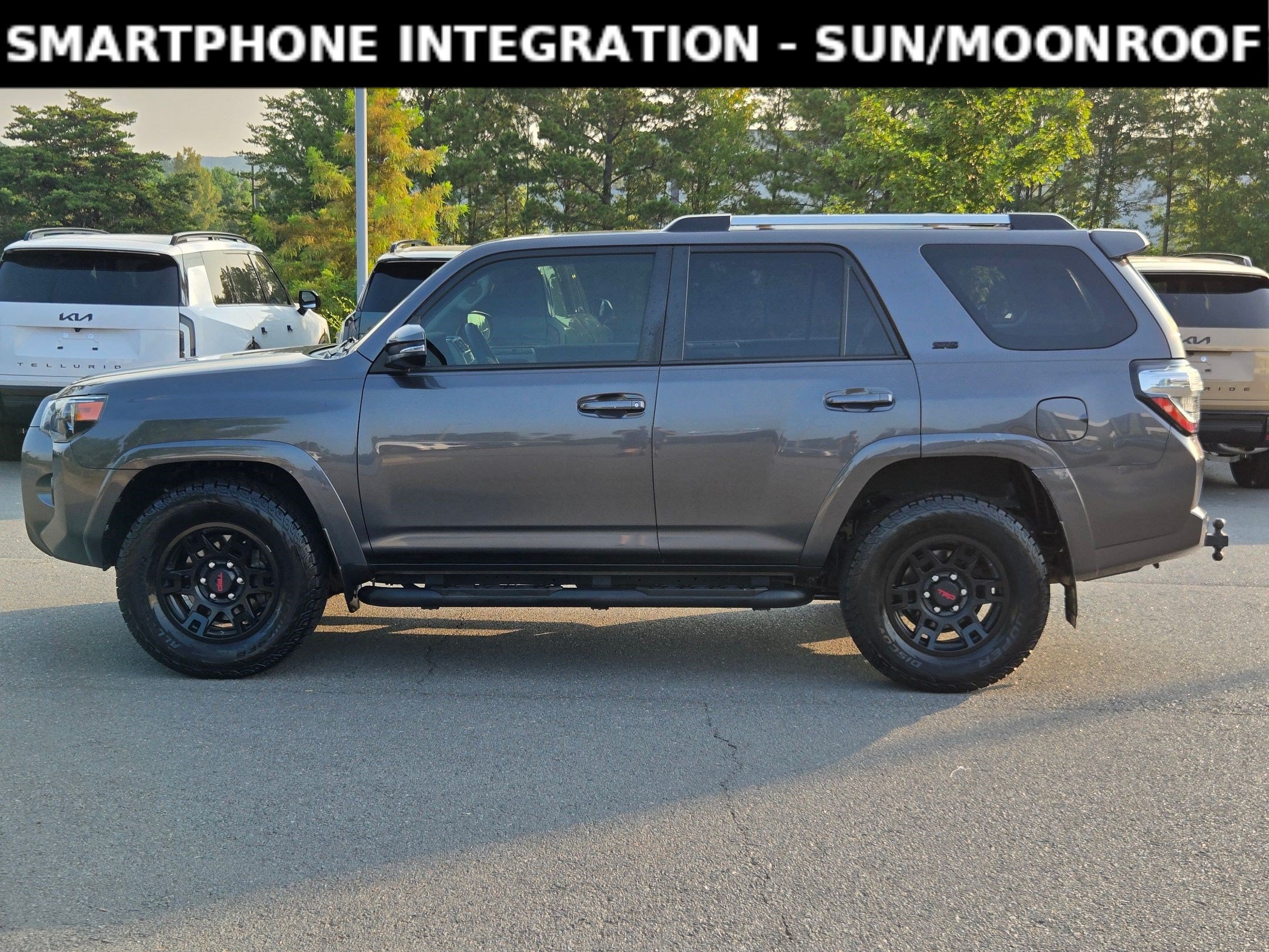 Used 2020 Toyota 4Runner SR5 Premium w/ Moonroof Package RWD image 4