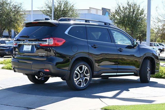 New 2025 Subaru Ascent Limited image 3