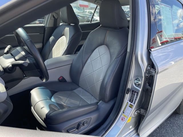 Certified 2018 Toyota Camry XLE FWD image 14