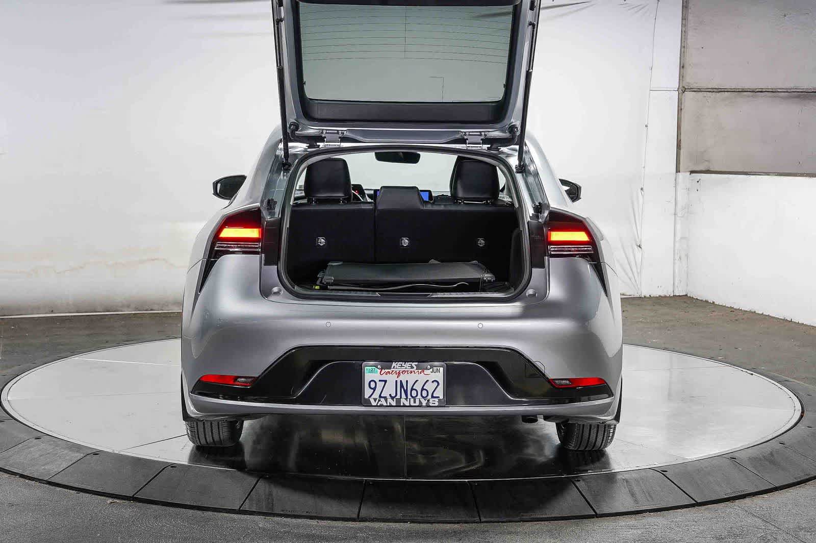 Certified 2026 Toyota Prius XLE FWD image 28