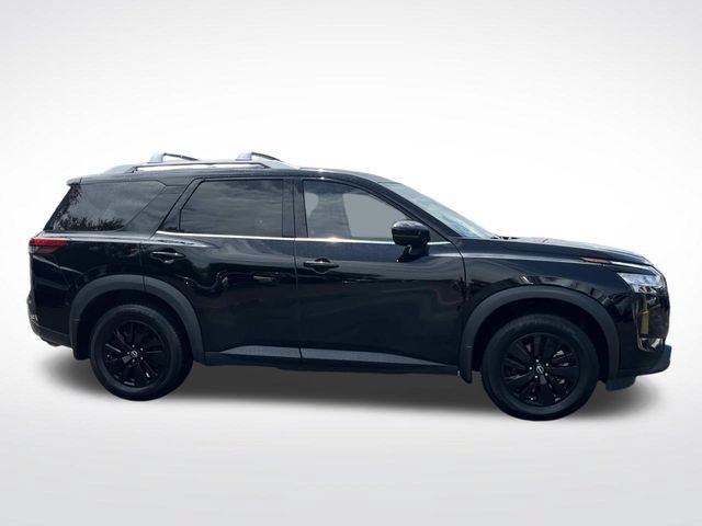 Used 2024 Nissan Pathfinder SL FWD image 2