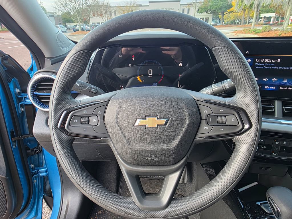 Certified 2025 Chevrolet Trax LT image 20