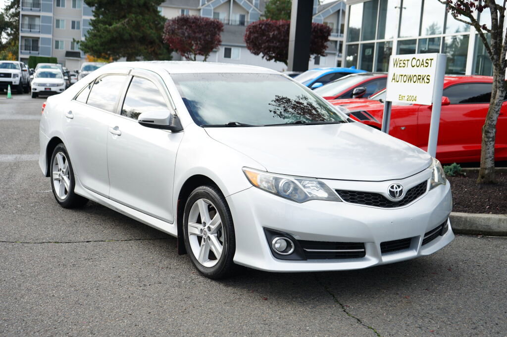 Used 2014 Toyota Camry SE image 7
