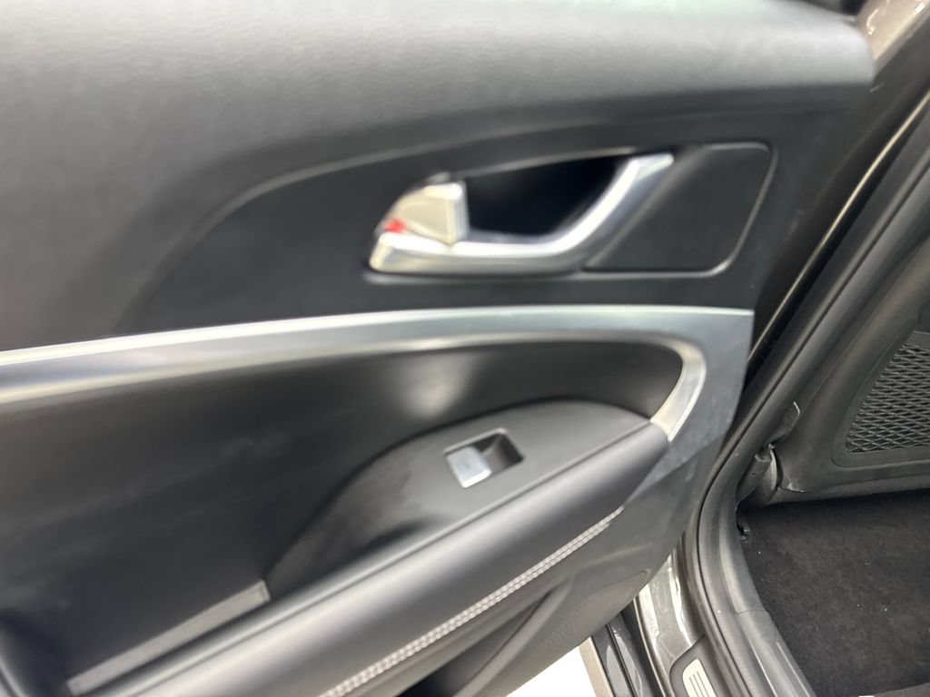 Used 2025 Genesis G70 2.5T RWD image 38