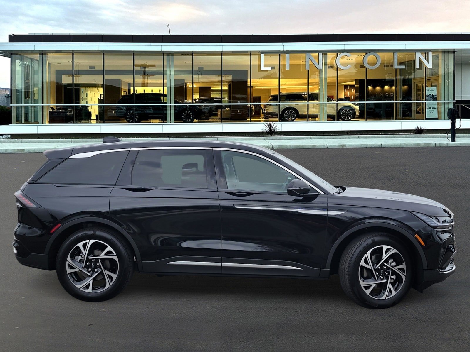 New 2025 Lincoln Nautilus Premier w/ Equipment Group 102A image 3