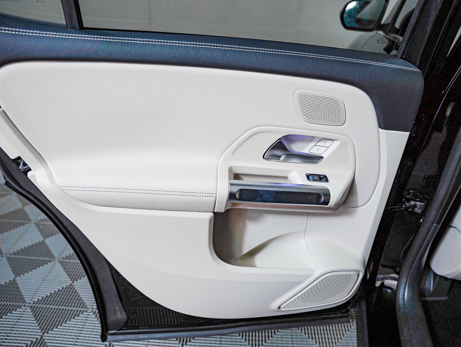 New 2025 Mercedes-Benz GLB 250 image 24