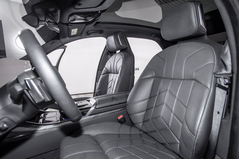 Used 2026 BMW i7 eDrive50 w/ M Sport Package RWD image 44