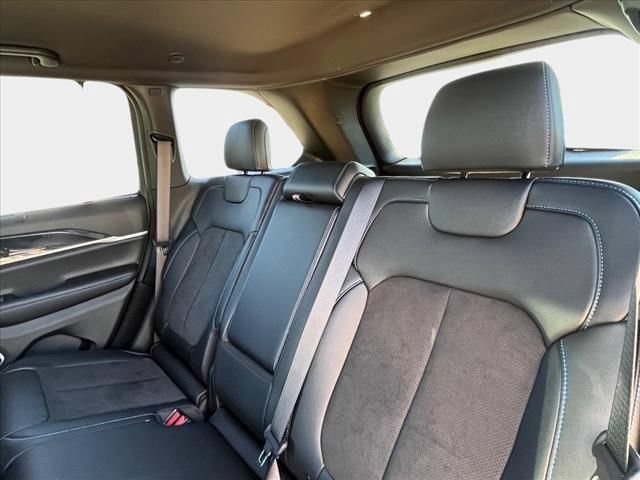 New 2024 Jeep Grand Cherokee Trailhawk w/ Advanced Protech Group II AWD/4WD image 20