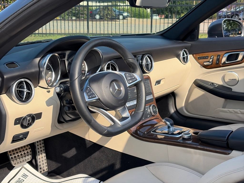 Used 2018 Mercedes-Benz SLC 300 image 12