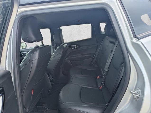 Used 2025 Jeep Compass Trailhawk image 14