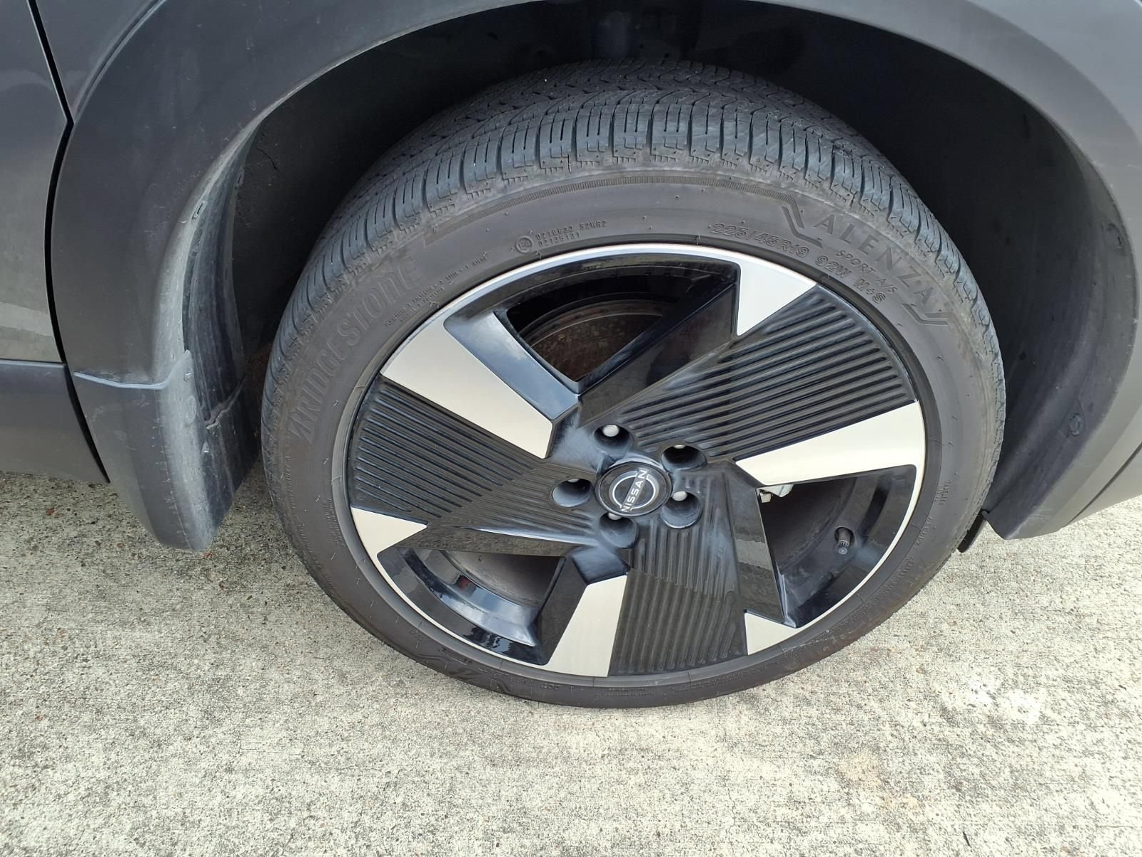 Used 2025 Nissan Kicks SR FWD image 11