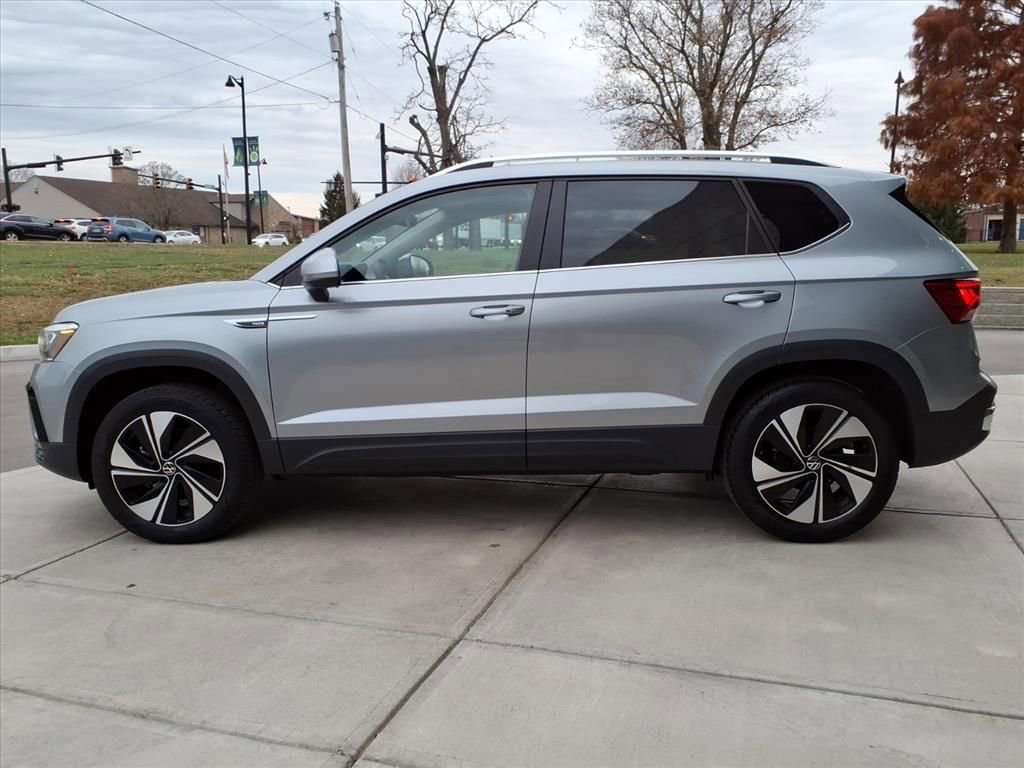 Used 2024 Volkswagen Taos SE image 4