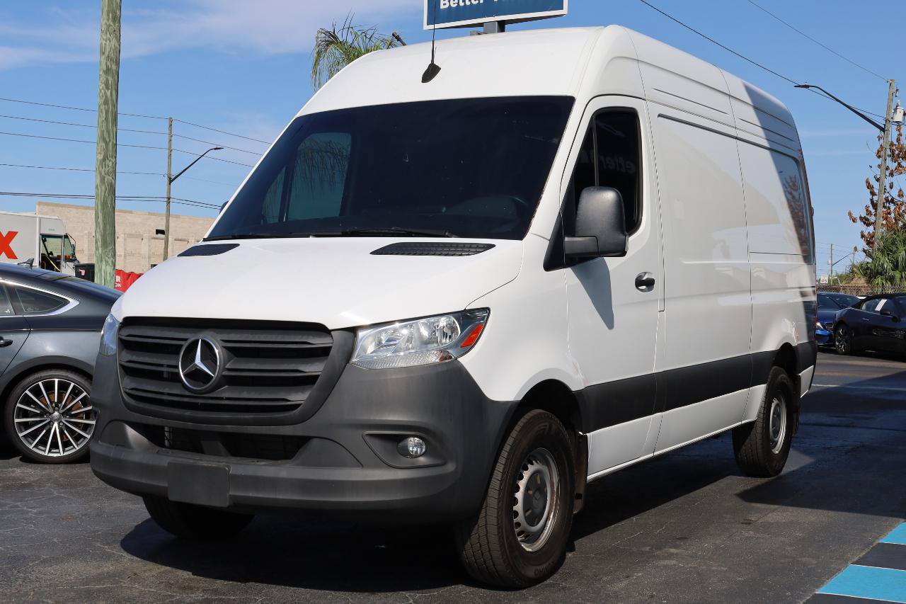 Used 2024 Mercedes-Benz Sprinter 2500 image 2
