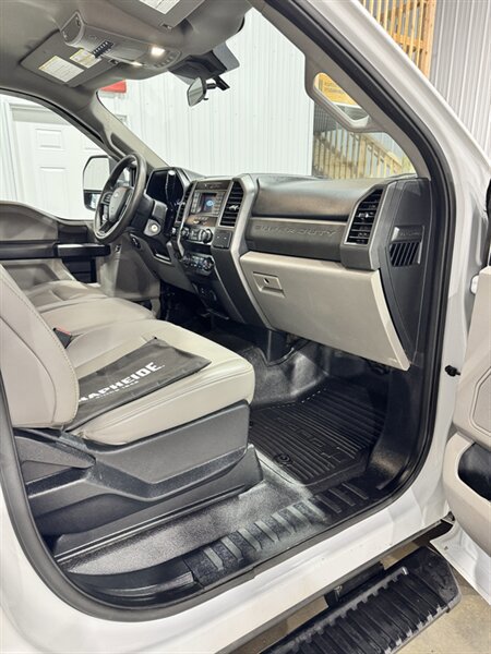 Used 2020 Ford F250 XL w/ Power Equipment Group image 12