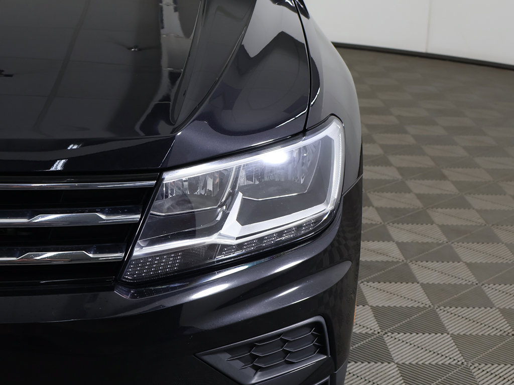 Used 2020 Volkswagen Tiguan SE w/ Panoramic Sunroof Package AWD/4WD image 15