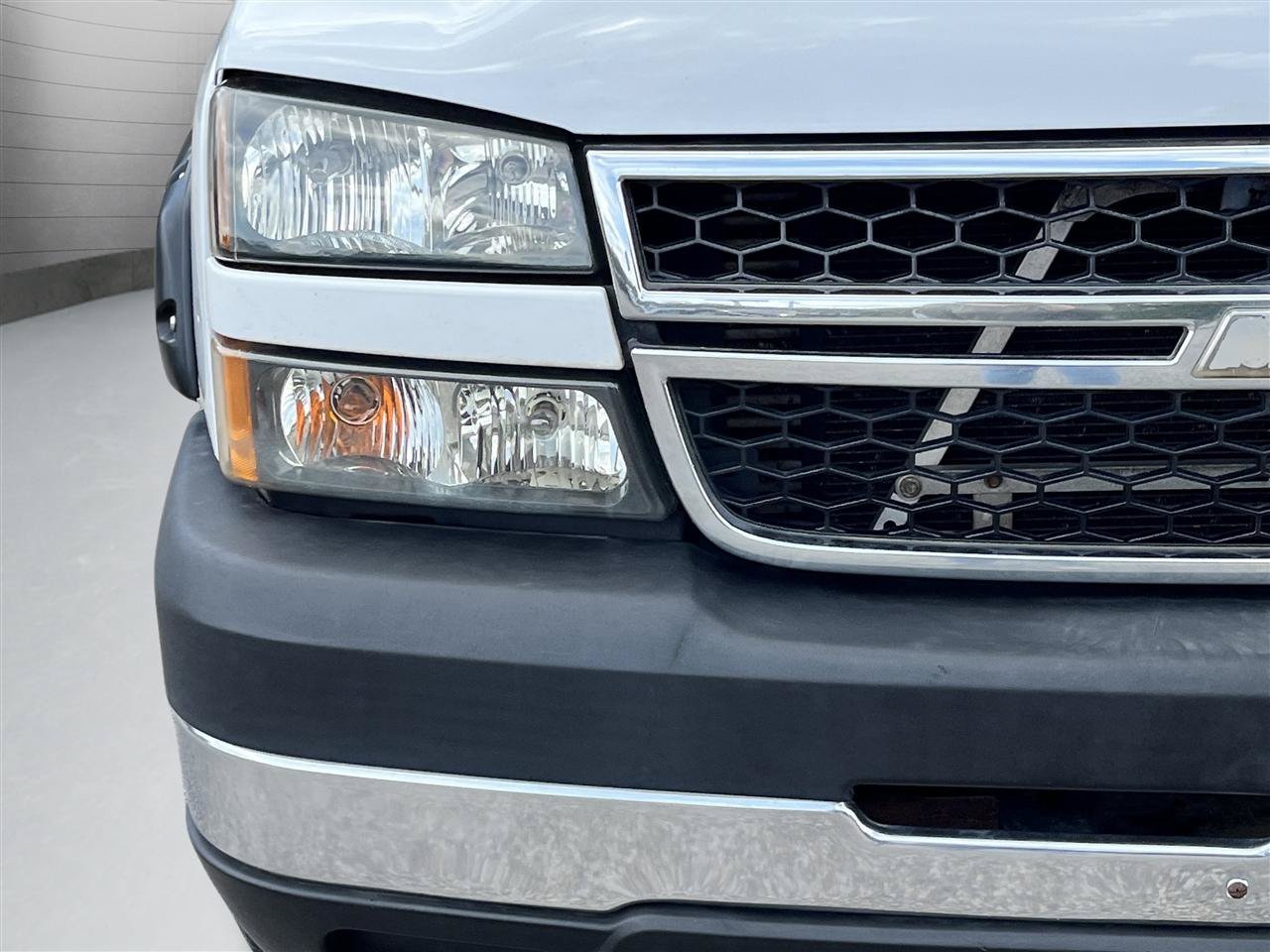 Used 2006 Chevrolet Silverado 3500 2WD Regular Cab image 5