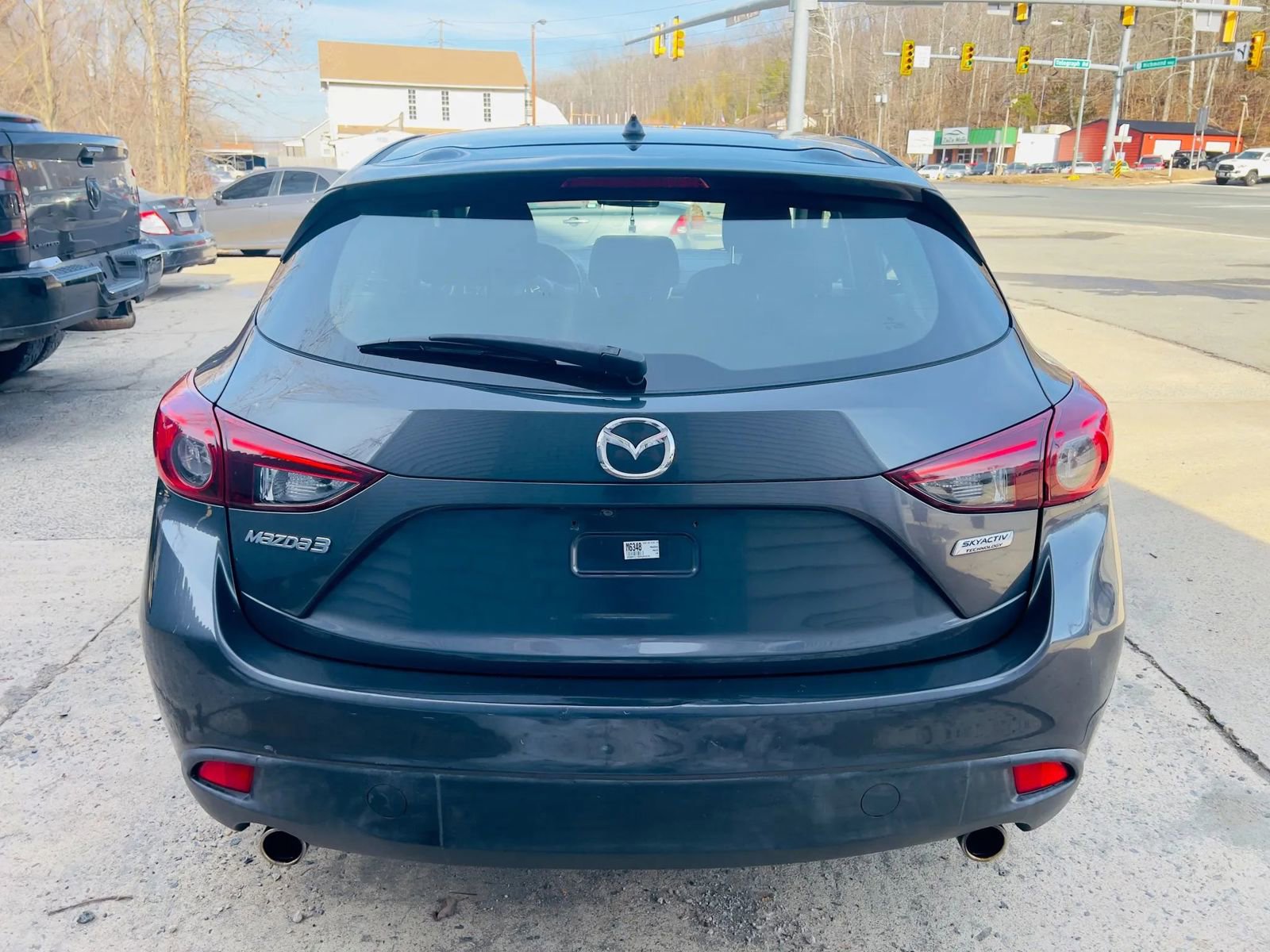 Used 2016 MAZDA MAZDA3 i Touring image 9