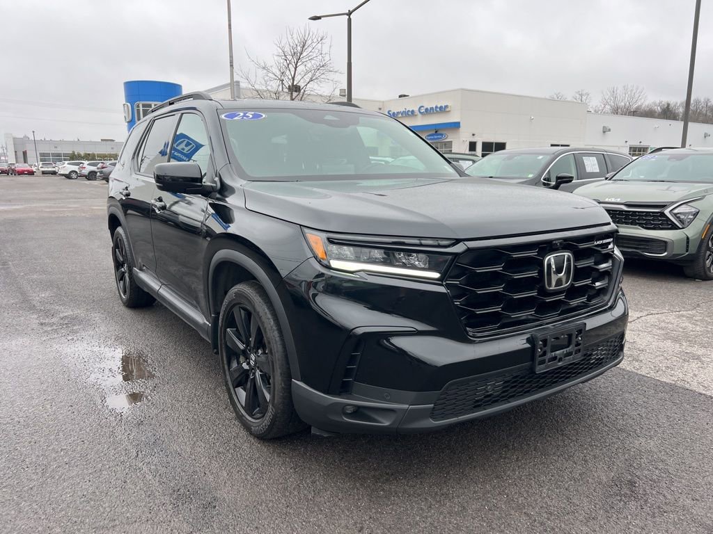 Certified 2025 Honda Pilot Black Edition image 7