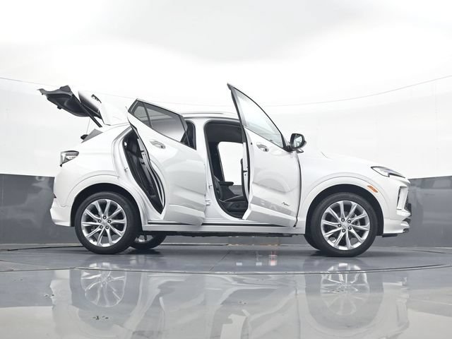 Used 2024 Buick Encore GX Avenir w/ Avenir Convenience Package AWD/4WD image 33