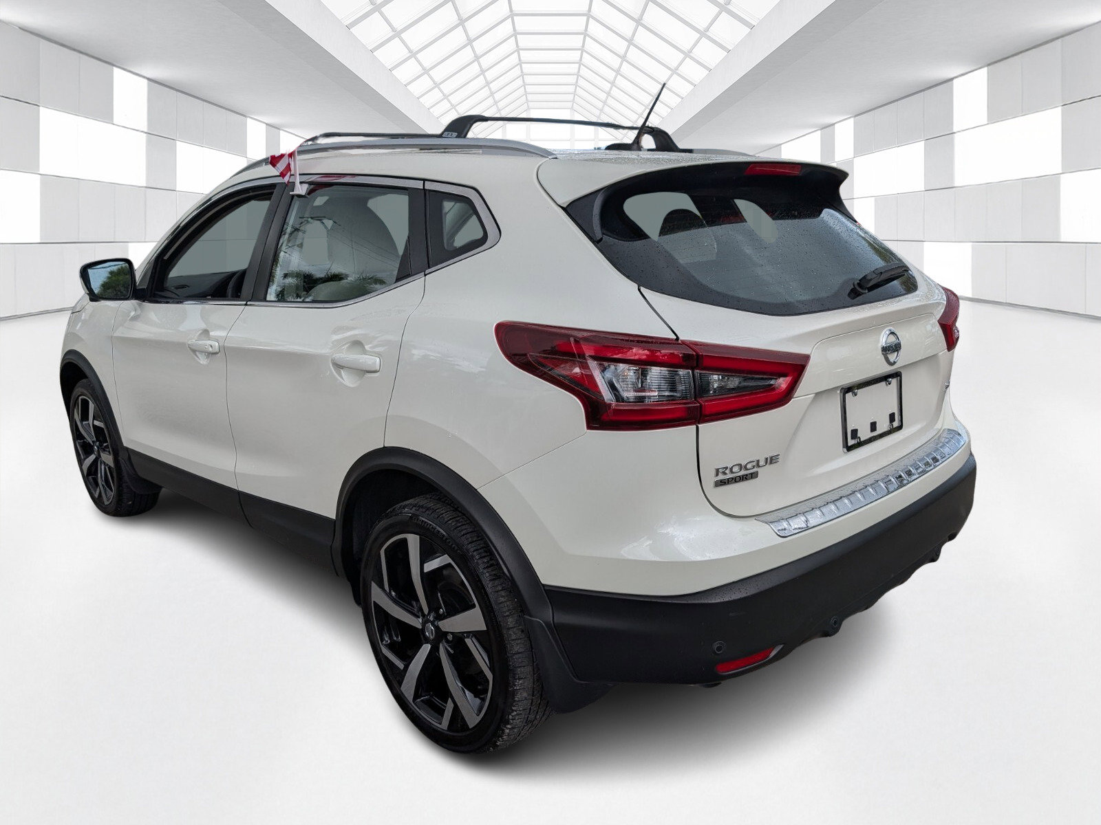 Certified 2022 Nissan Rogue Sport SL FWD image 5