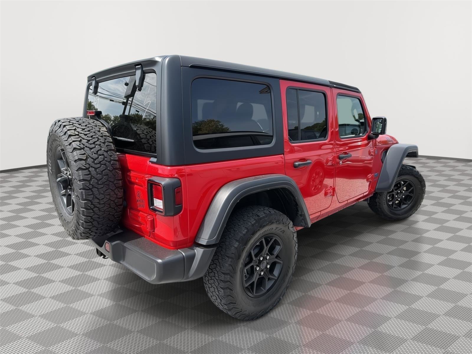 Used 2024 Jeep Wrangler Unlimited AWD/4WD image 2