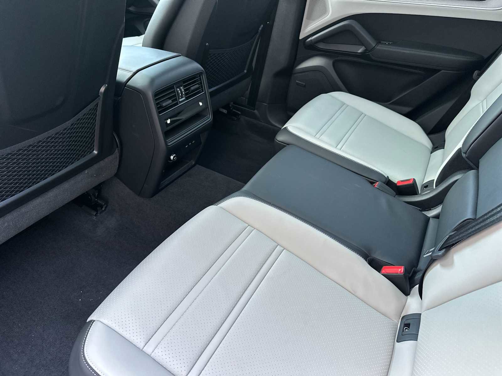 Certified 2024 Porsche Cayenne S AWD/4WD image 13