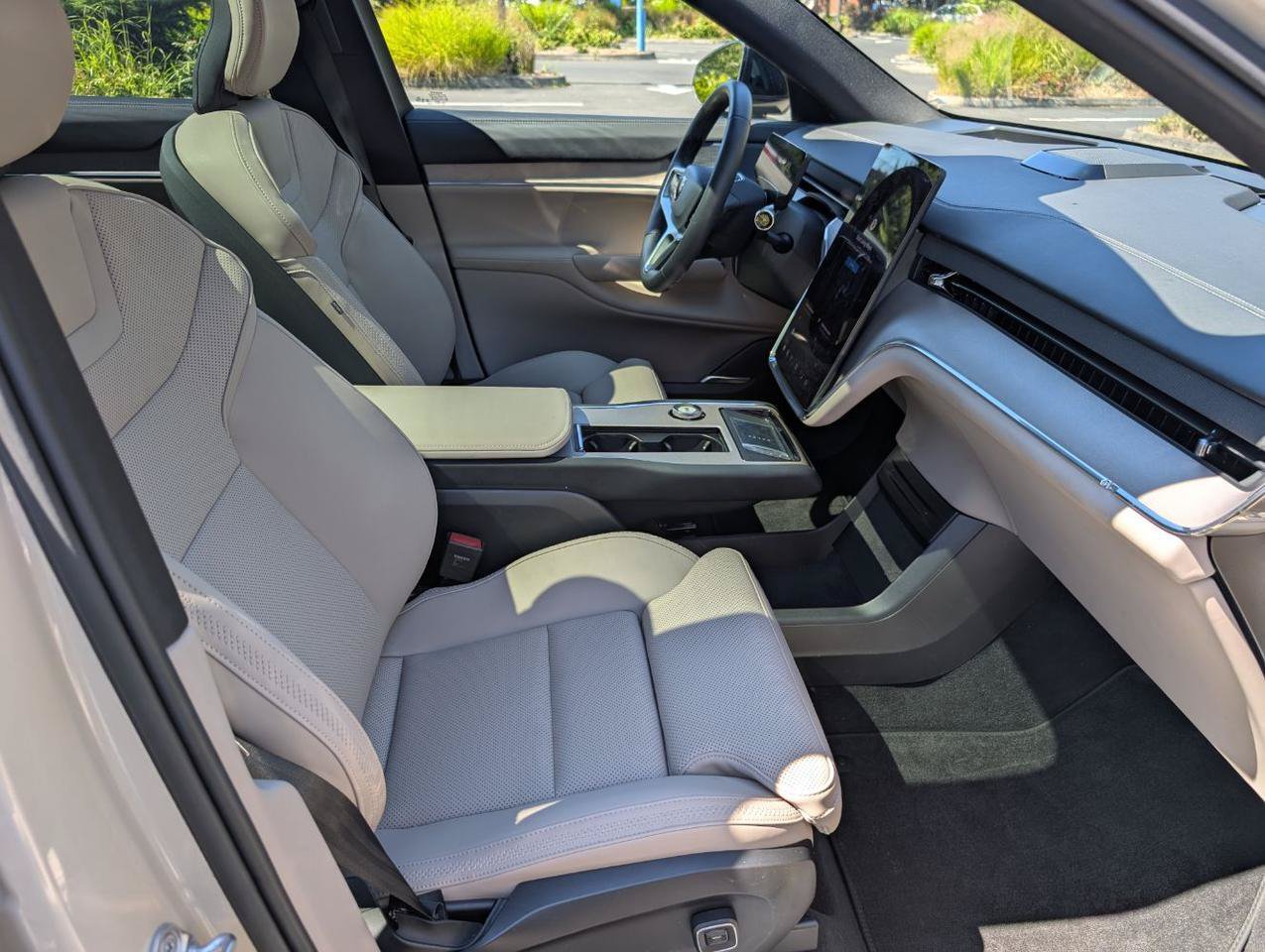 Used 2025 Volvo EX90 Ultra AWD/4WD image 19