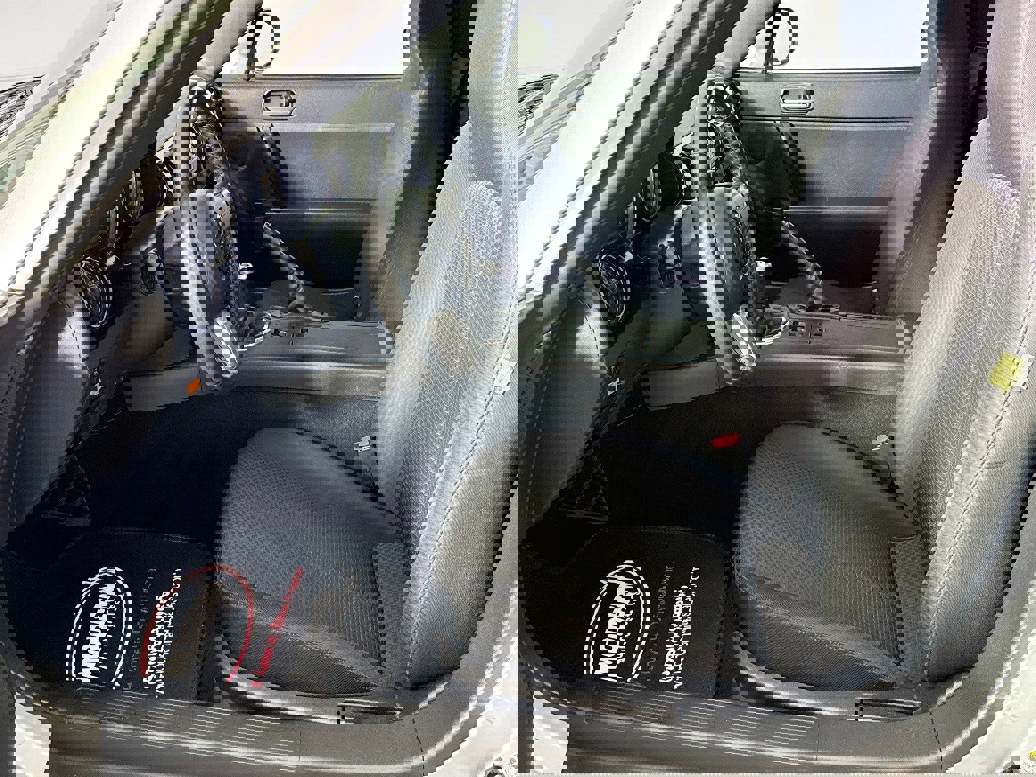 Used 2006 MAZDA MX-5 Miata image 16