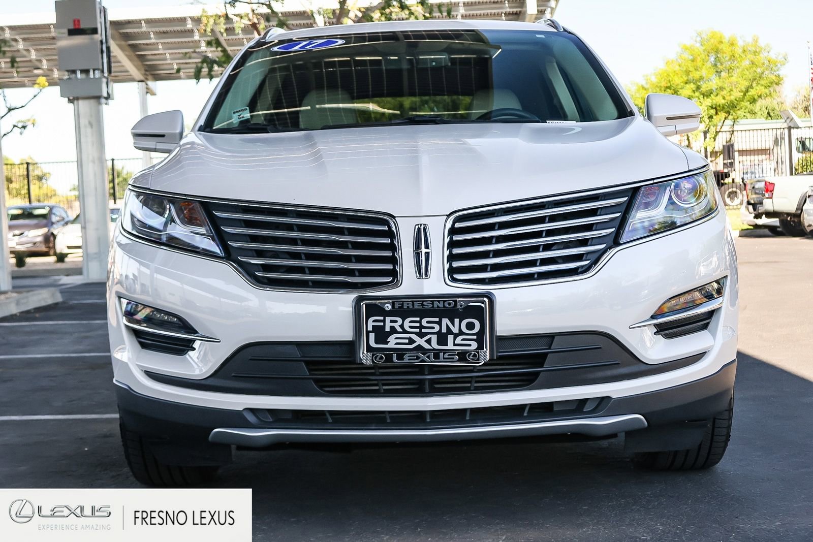 Used 2017 Lincoln MKC Select w/ Select Plus Package FWD image 2