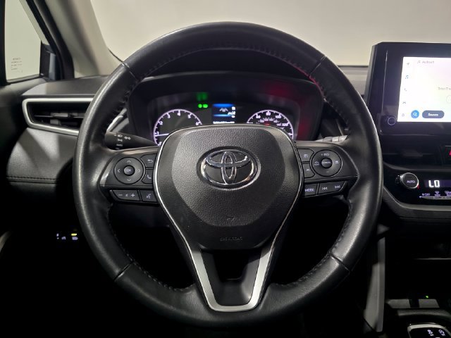 Used 2024 Toyota Corolla Cross LE AWD/4WD image 16