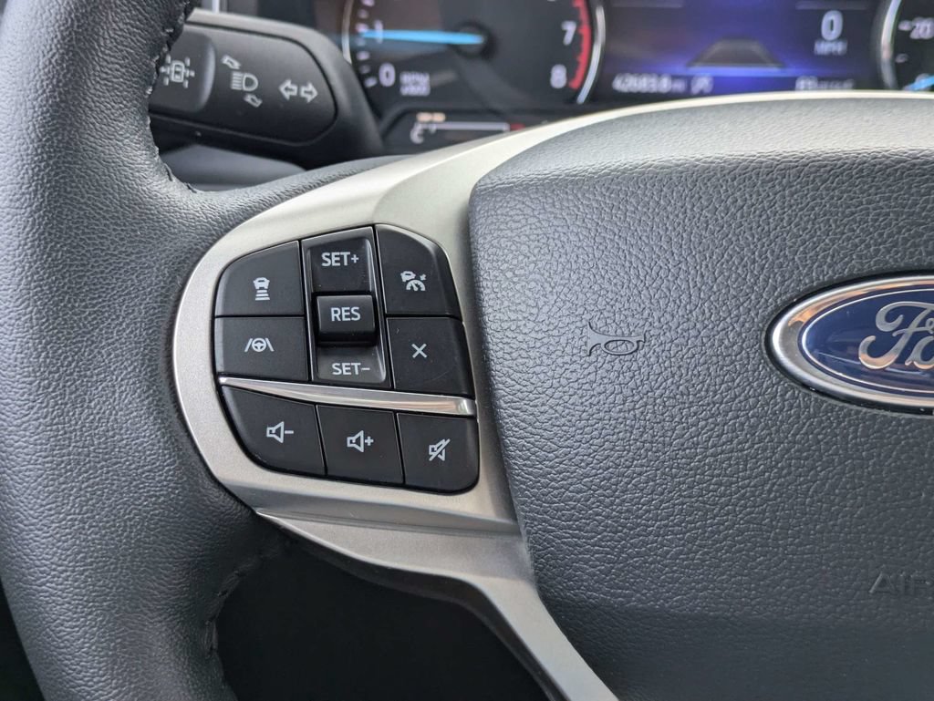 Used 2024 Ford Explorer Limited RWD image 27
