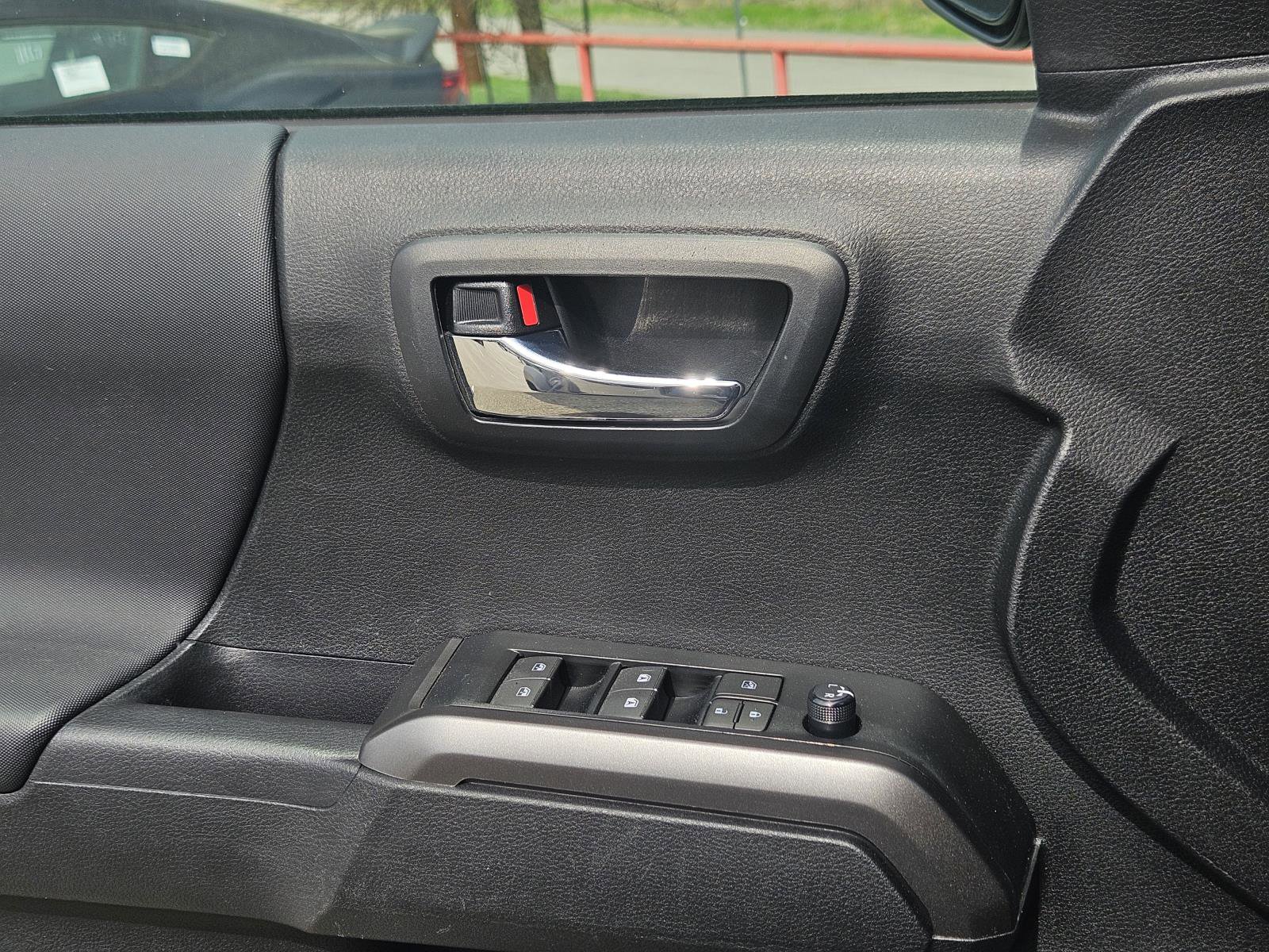 Used 2023 Toyota Tacoma TRD Off-Road image 26