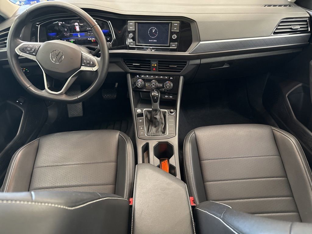 Used 2023 Volkswagen Jetta SE w/ Panoramic Sunroof Package FWD image 15