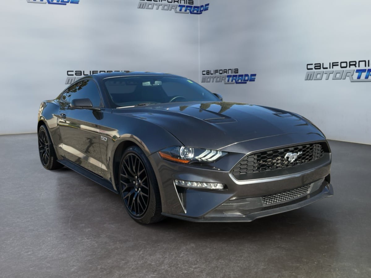 Used 2018 Ford Mustang GT Premium w/ GT Performance Package RWD image 3