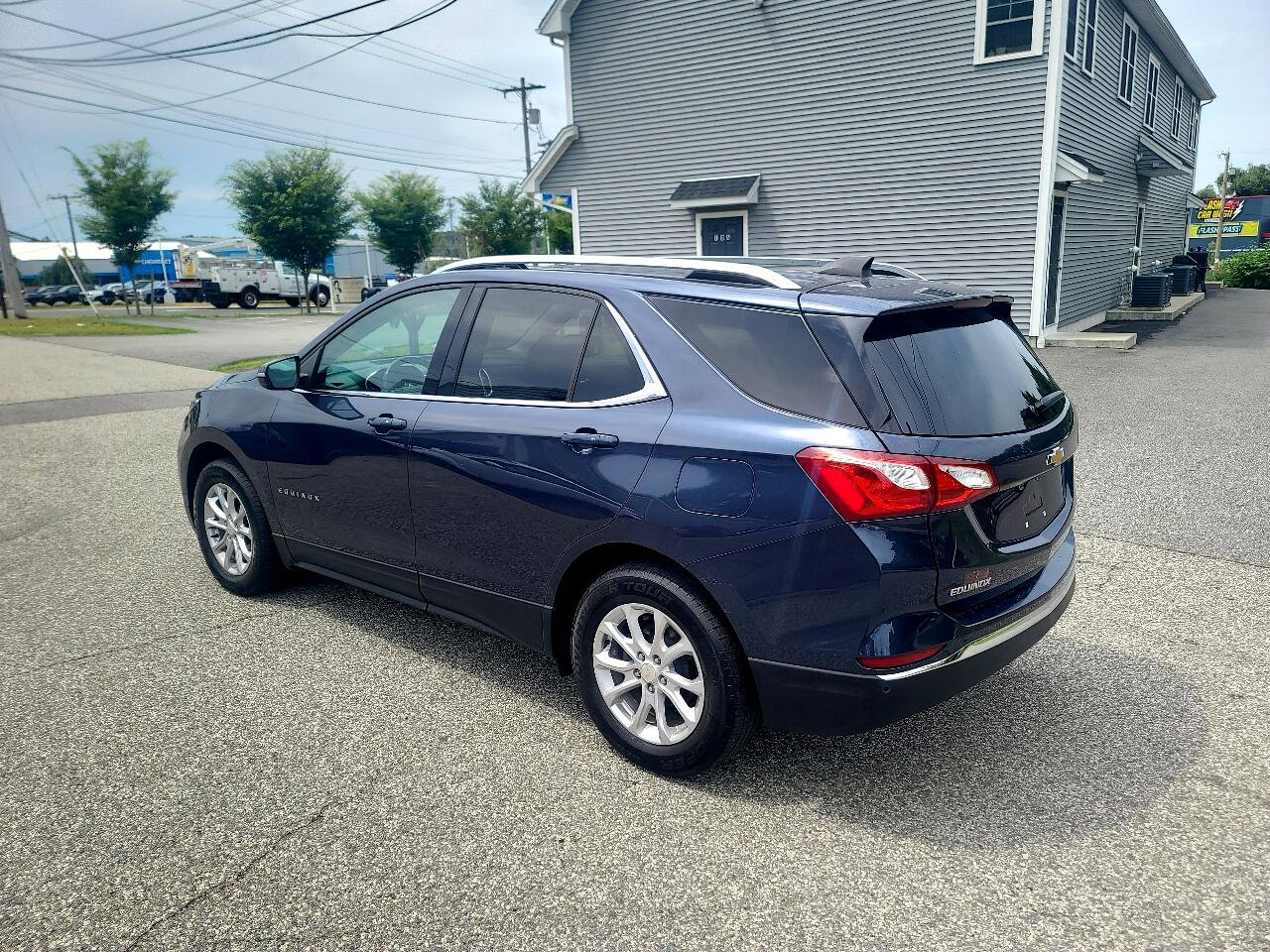 Used 2018 Chevrolet Equinox LT w/ Sun & Infotainment Package image 5