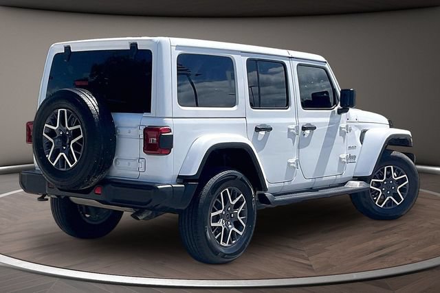 Used 2024 Jeep Wrangler Unlimited Sahara AWD/4WD image 2