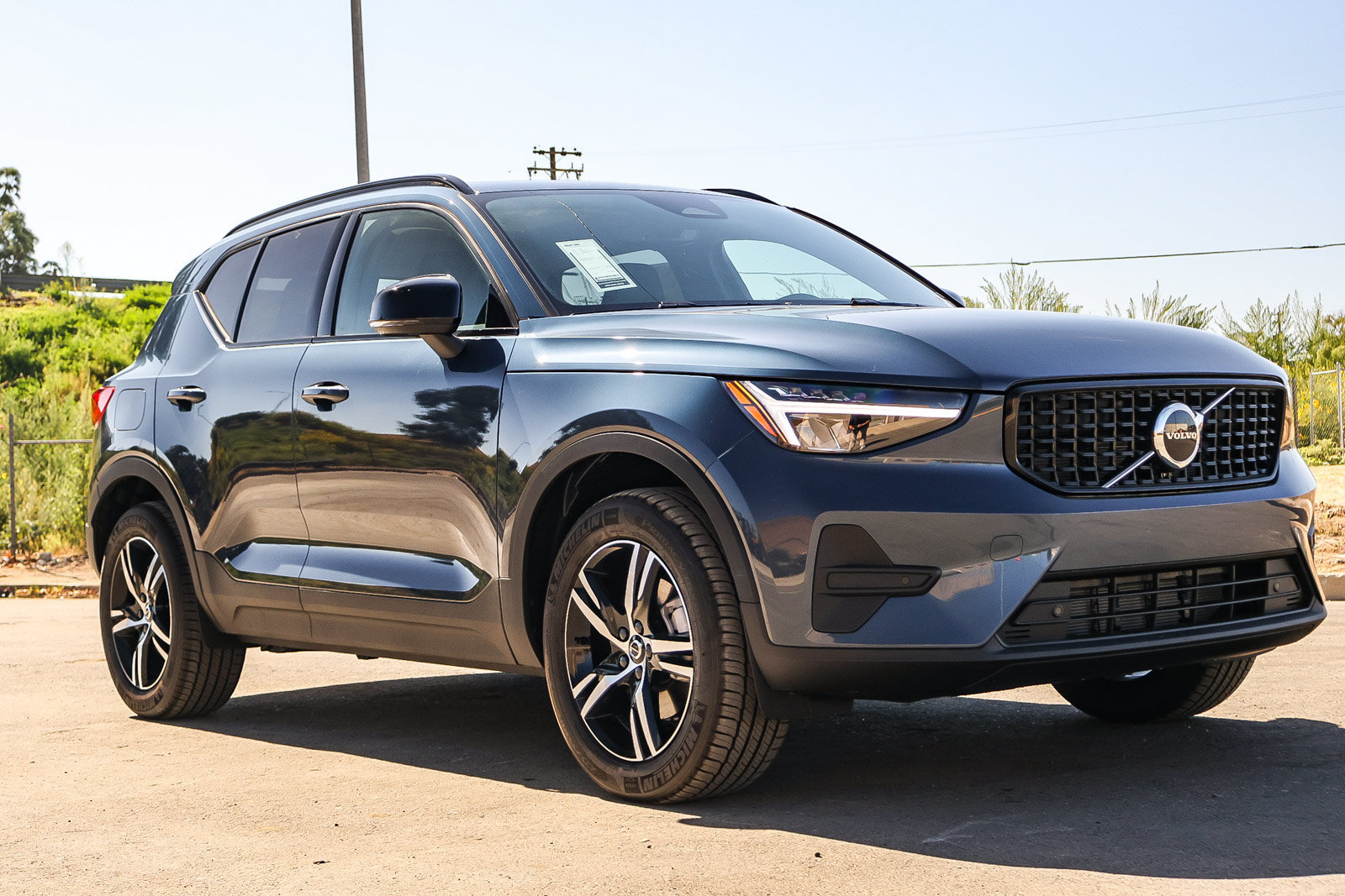 Used 2026 Volvo XC40 B5 Core AWD/4WD image 3
