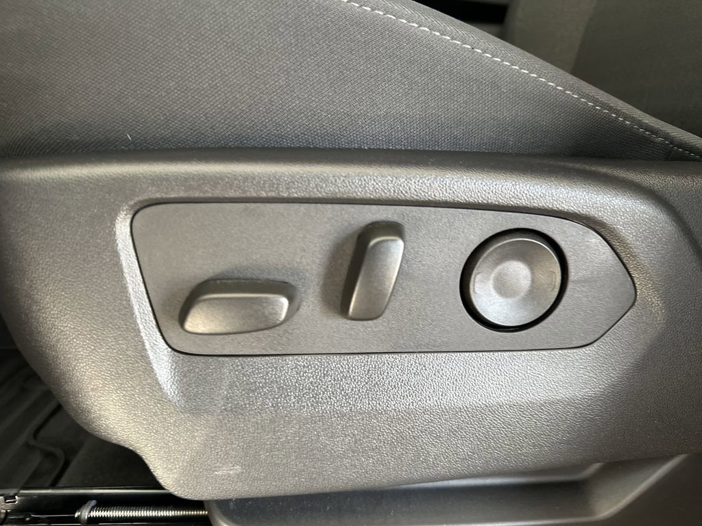 Used 2025 GMC Sierra 2500 SLE image 15