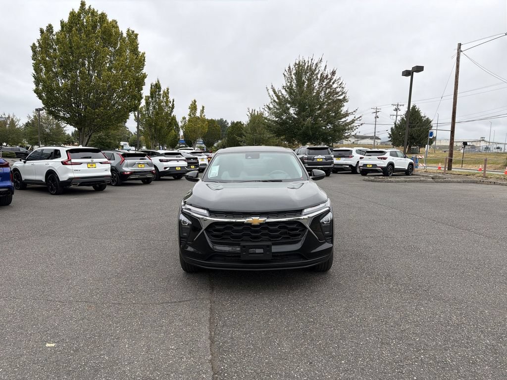 New 2026 Chevrolet Trax LS w/ LS Convenience Package FWD image 4