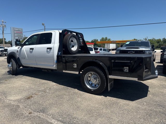 New 2025 RAM 4500 4x4 Crew Cab DRW image 4