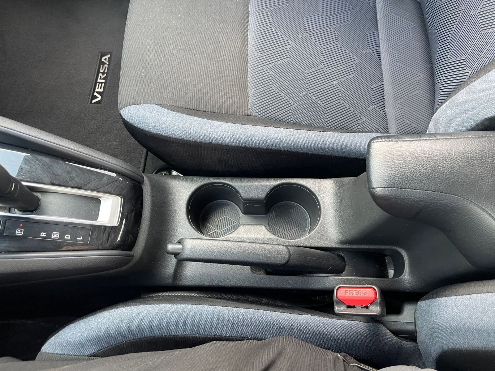Used 2025 Nissan Versa SV FWD image 36