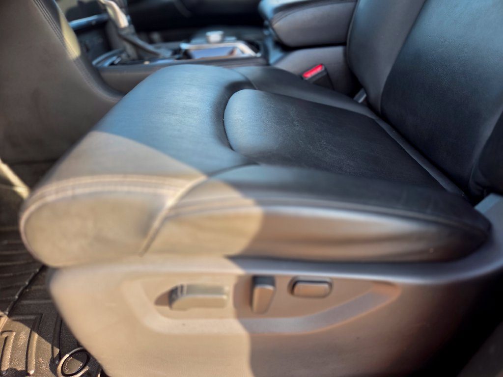 Used 2022 Nissan Armada SV AWD/4WD image 31