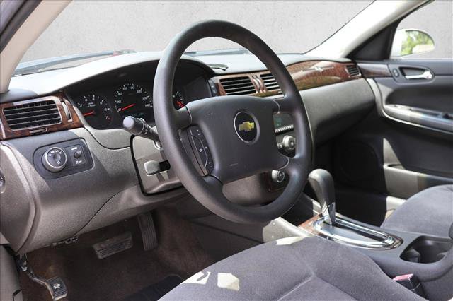 Used 2014 Chevrolet Impala Limited LS FWD image 10