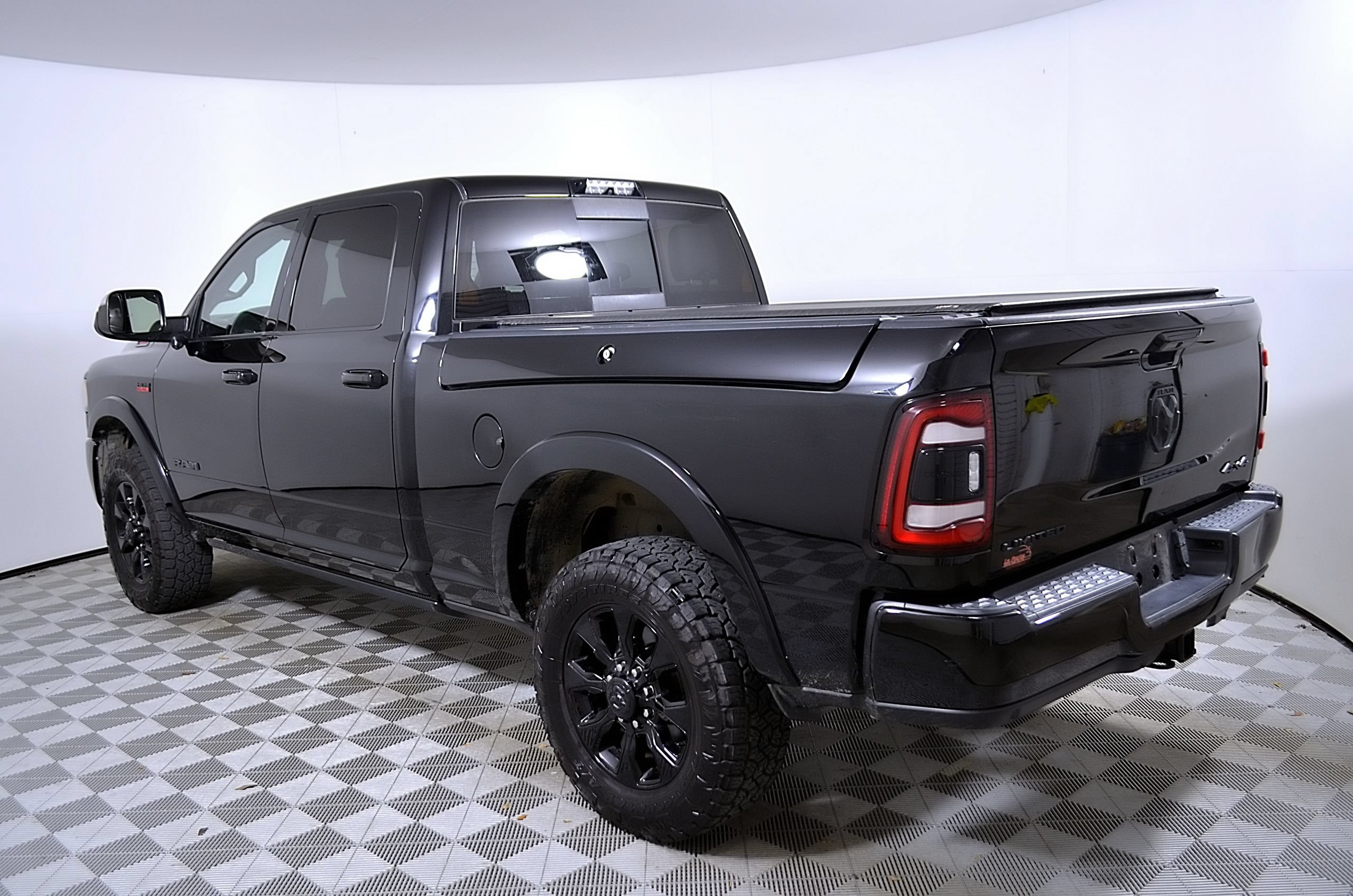 Used 2020 RAM 3500 Limited AWD/4WD image 9
