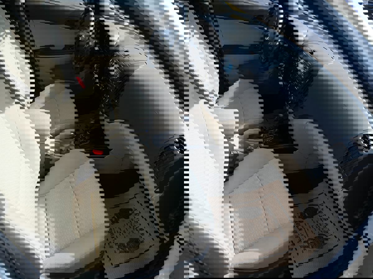 Used 2012 Hyundai Elantra GLS image 27