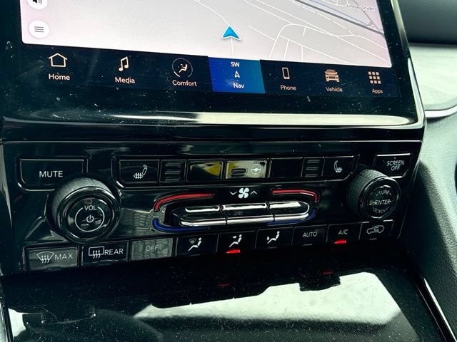 Used 2023 Jeep Grand Cherokee L Limited AWD/4WD image 19
